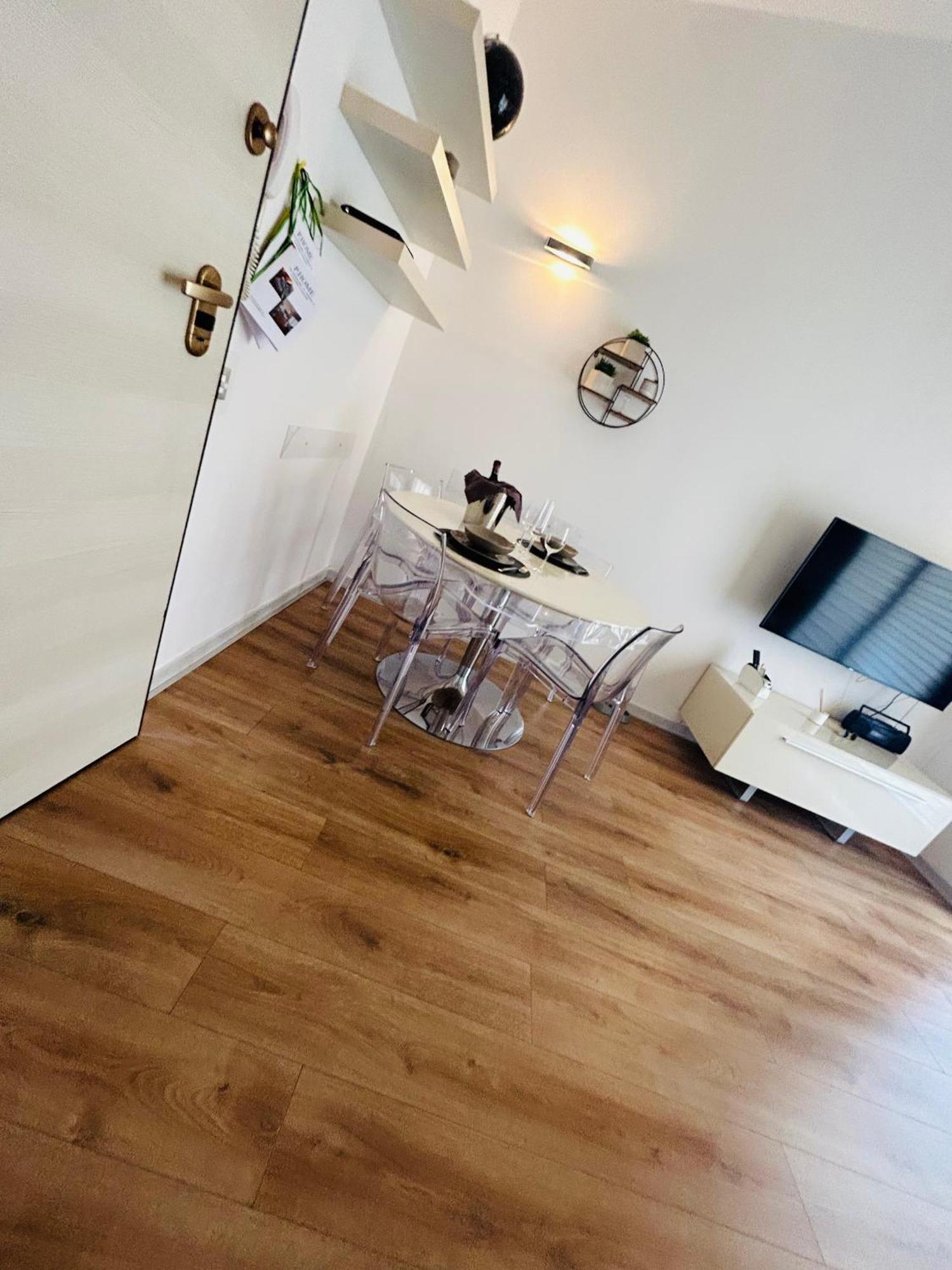 P. Home La Maddalena  外观 照片